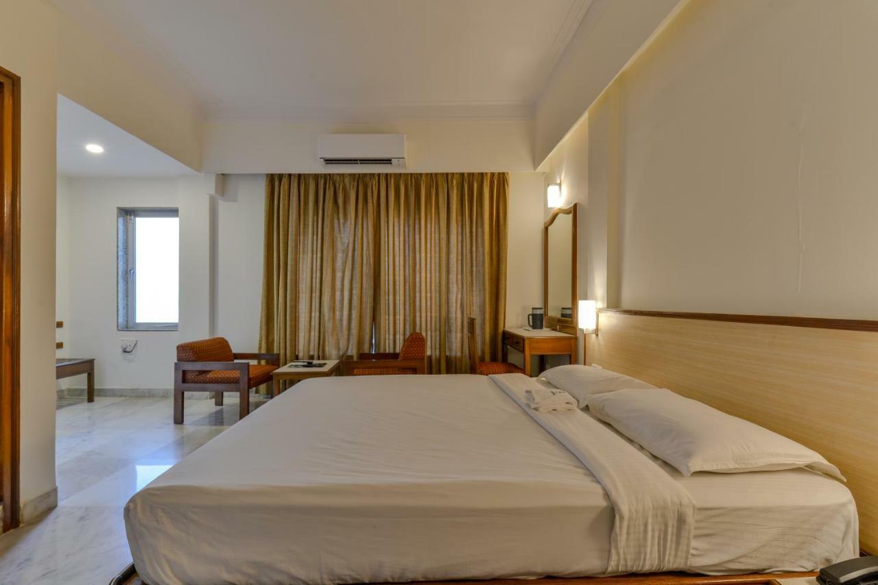 Hotel Ajanta Mumbai Kültér fotó